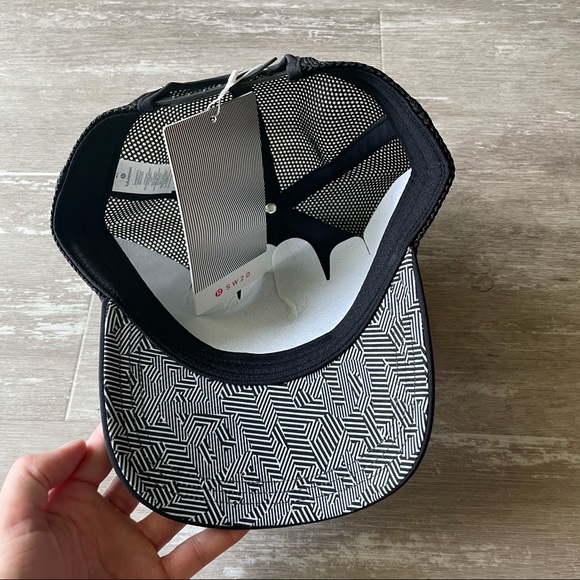 M/L Lululemon Seawheeze Hat - Picture 5 of 7